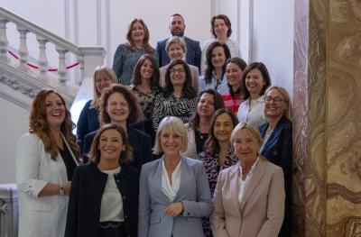 HGK: Žene u EU imaju13 posto manje plaće i samo 8 posto ih je na čelu najvećih tvrtki