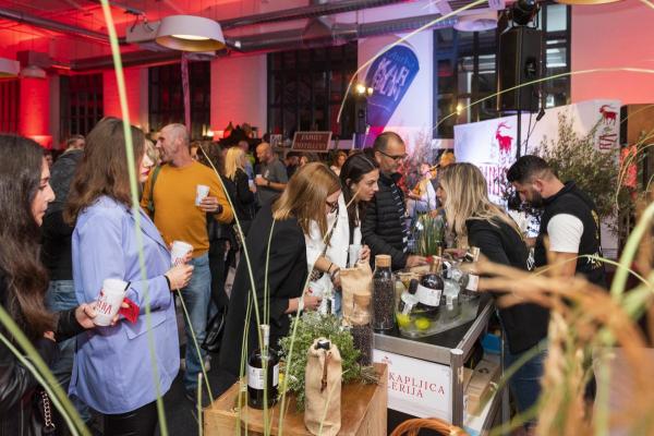 U prekrasno uređenom prostoru bijele sale Academie Banquet u Rovinju proteklog petka, 30. rujna, održan je 1. GinIstra Festival