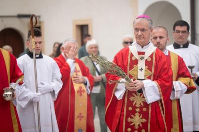Uskrsna čestitka zagrebačkog nadbiskupa Dražena Kutle&scaron;e
