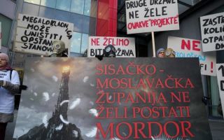 Građanske inicijative prosvjedovale protiv ukrajinske farme pilića u Sisačko-moslavačkoj županiji